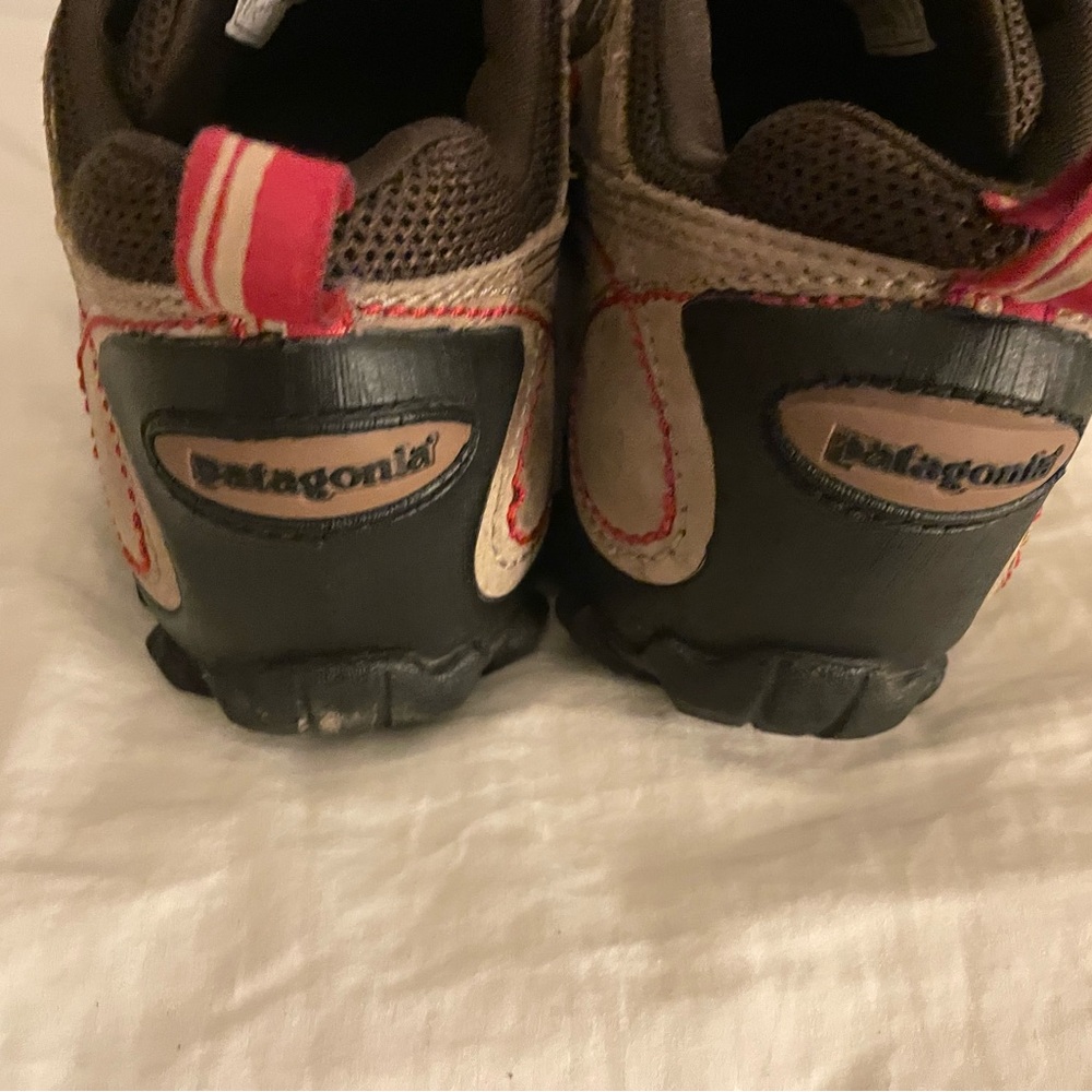 Patagonia Brown and Red Women's Hiking Boots - Picture 4 of 5